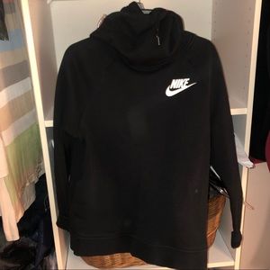BLACK NIKE HOODIE